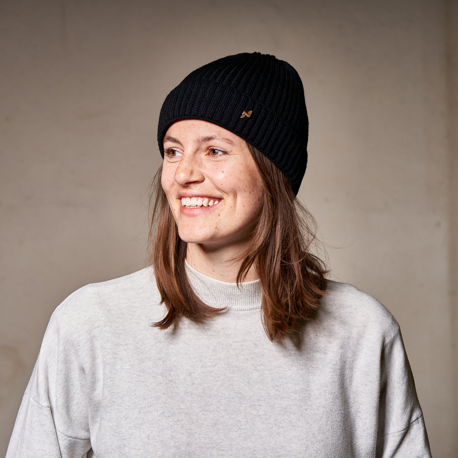 Merino Strickmütze in schwarz